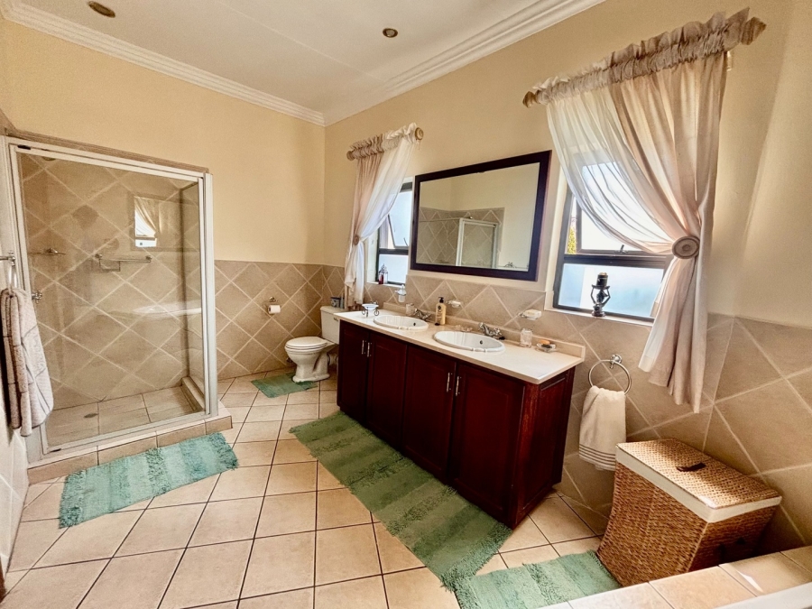 5 Bedroom Property for Sale in Doringkruin North West